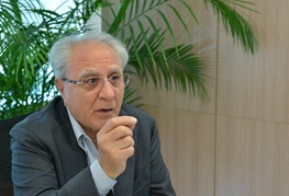 کوچک کردن دولت بهترین راهکار کاهش نقدینگی است کوچک کردن دولت بهترین راهکار کاهش نقدینگی است
