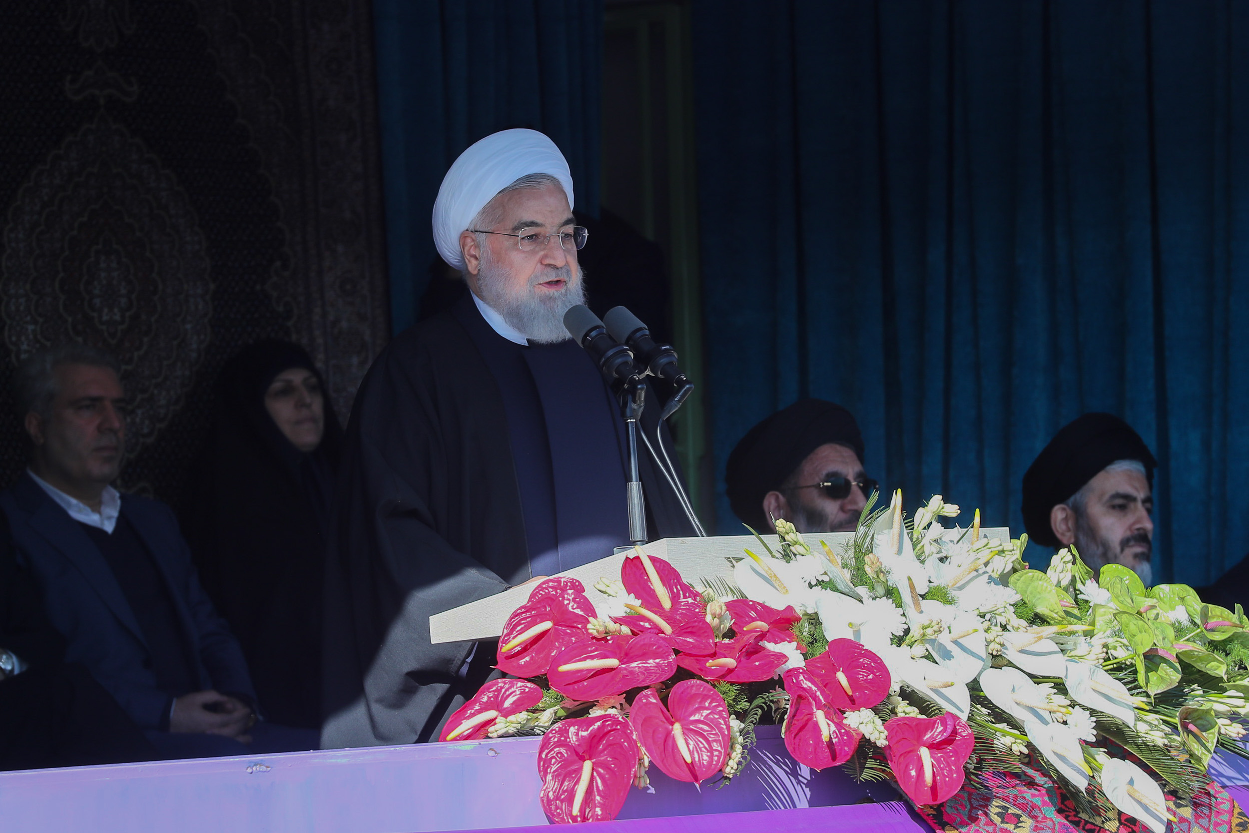 روحانی: ایران در برابر هیچ قدرتی سر فرود نمیآورد/ ما نفتمان را خواهیم فروخت روحانی: ایران در برابر هیچ قدرتی سر فرود نمیآورد/ ما نفتمان را خواهیم فروخت