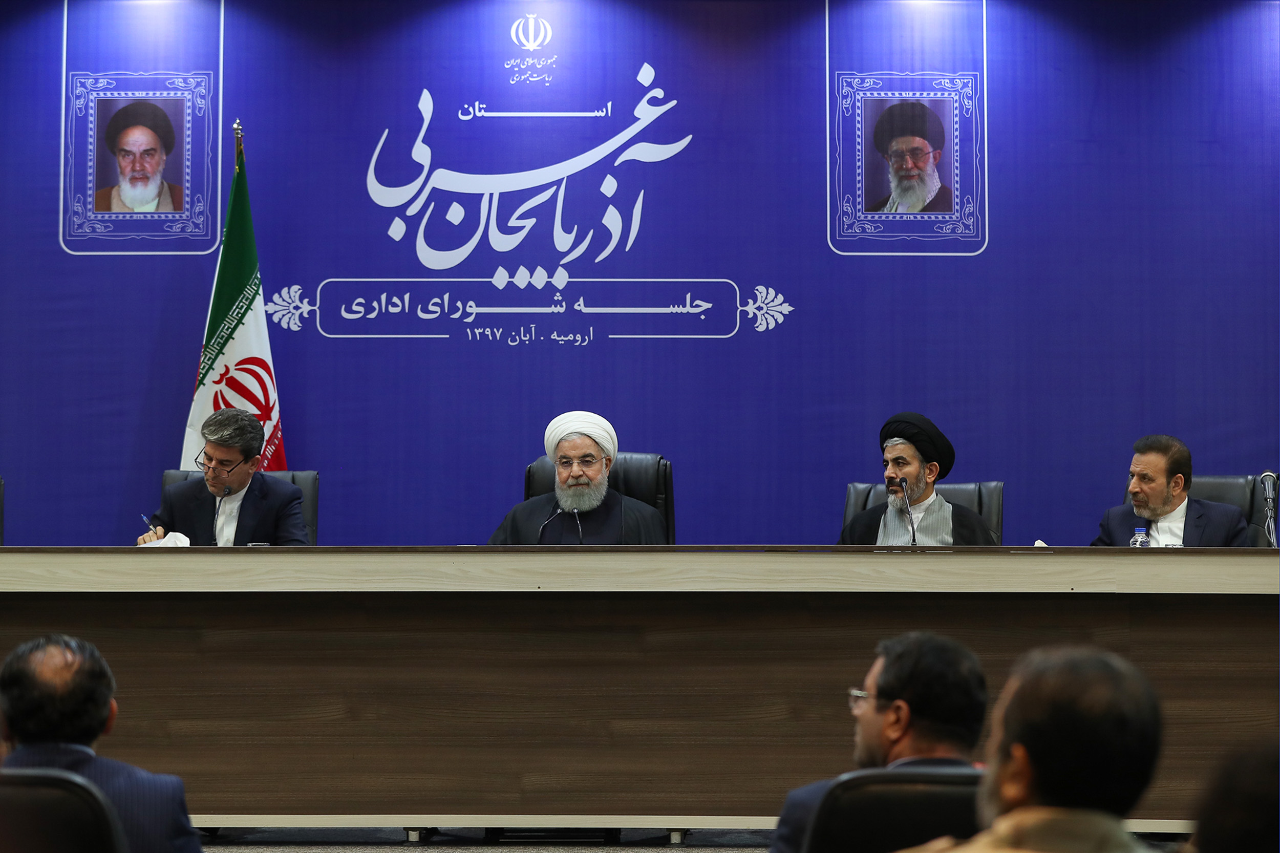 پرداخت کمک جبرانی ٢٠٠هزار تومانی به خانوادهها/ بدون معافیت آمریکا باز هم نفت صادر میکردیم پرداخت کمک جبرانی ٢٠٠هزار تومانی به خانوادهها/ بدون معافیت آمریکا باز هم نفت صادر میکردیم