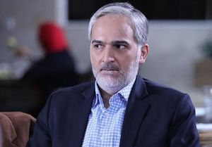 چهره عجیب بیژن بنفشه‌خواه با چشم بسته +عکس