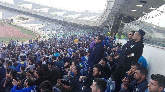 کریخوانی برای پرسپولیس به سبک استقلالیها کریخوانی برای پرسپولیس به سبک استقلالیها