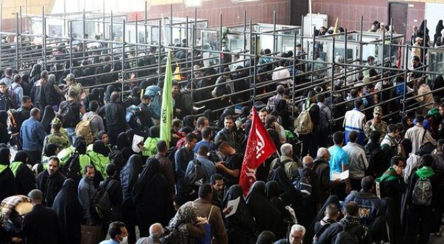 روال پرداخت ارز به زائران اربعین عادی شد روال پرداخت ارز به زائران اربعین عادی شد