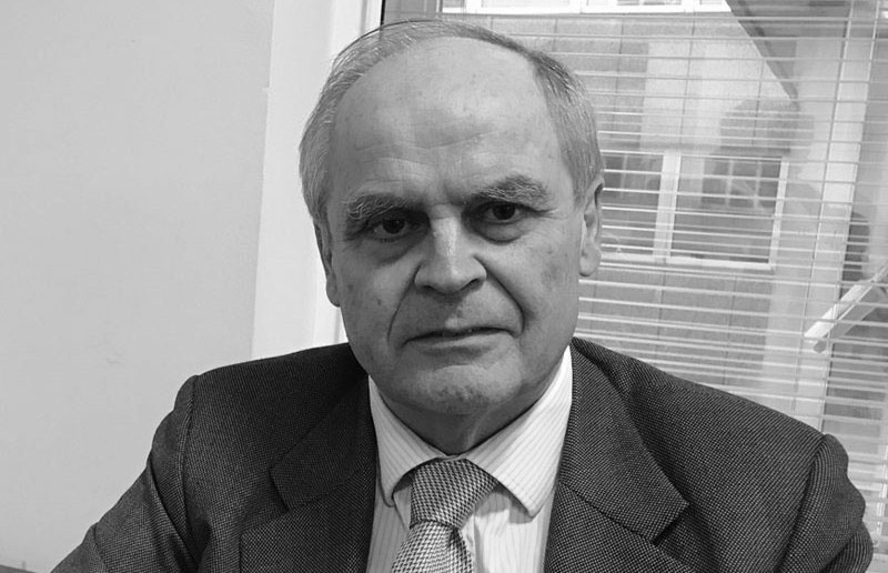 سفیر اسبق انگلیس: آزمایش موشکی ایران منع قانونی ندارد سفیر اسبق انگلیس: آزمایش موشکی ایران منع قانونی ندارد