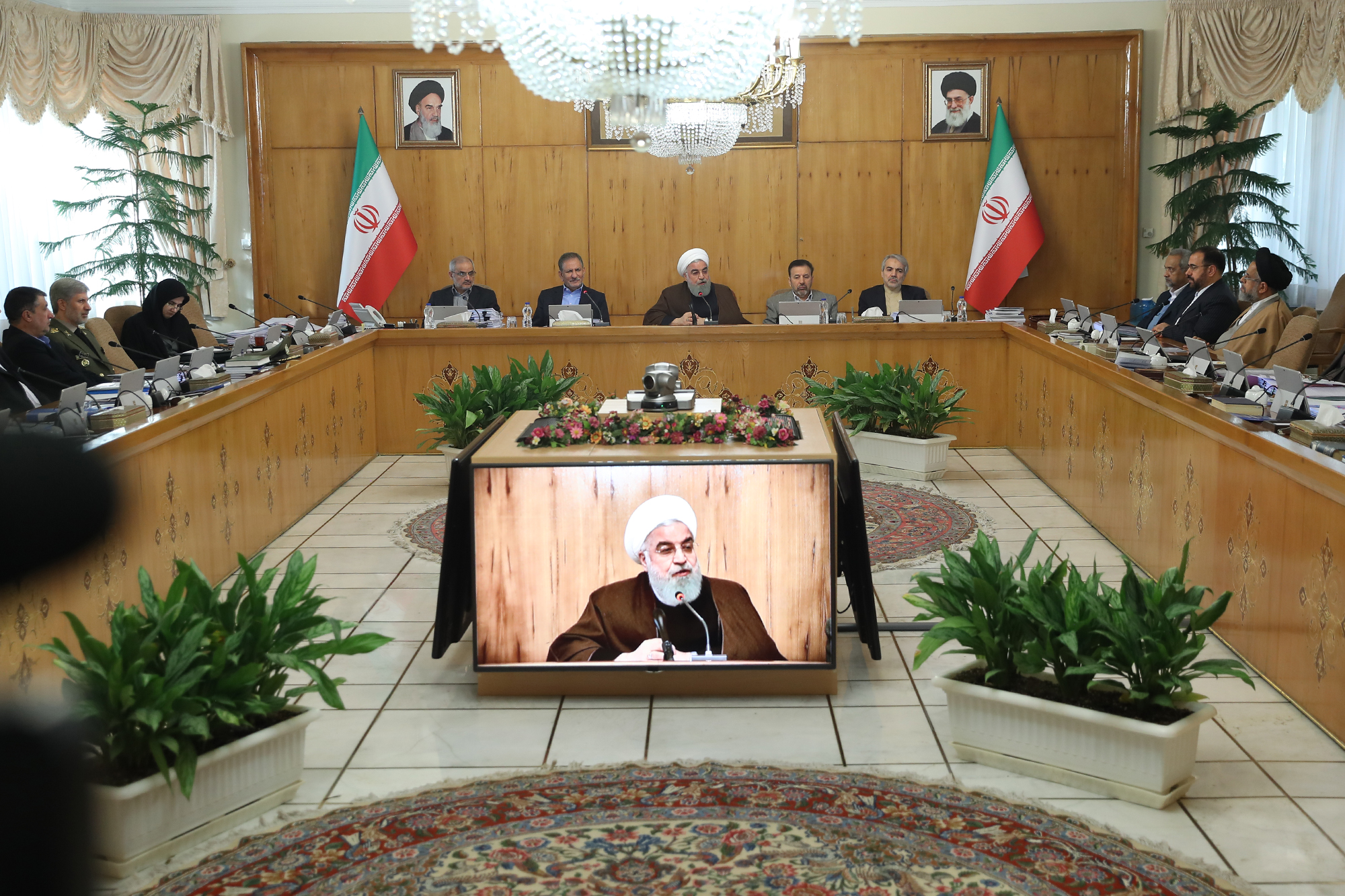 مقاومت کشورهای عضو اوپک، شکستی دیگر را برای آمریکاییها رقم زد/ تصویب لایحه موافقتنامه موقت بین ایران با اوراسیا مقاومت کشورهای عضو اوپک، شکستی دیگر را برای آمریکاییها رقم زد/ تصویب لایحه موافقتنامه موقت بین ایران با اوراسیا