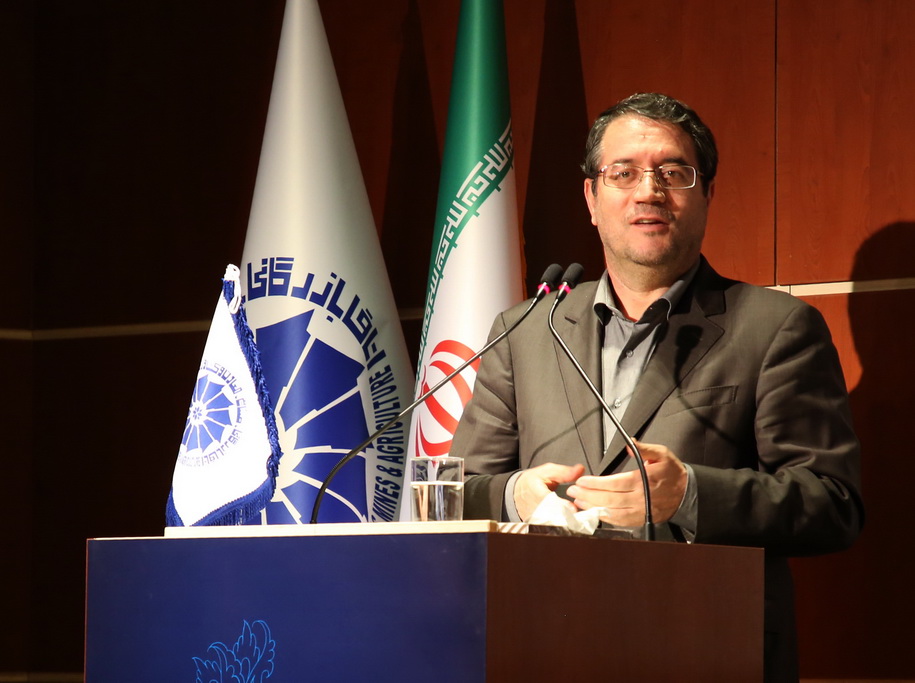 رحمانی: عرضه خودرو با نرخ ۵درصد زیر قیمت بازار/ تنظیم بازار خودرو مستلزم افزایش تولید و عرضه بیشتر است رحمانی: عرضه خودرو با نرخ ۵درصد زیر قیمت بازار/ تنظیم بازار خودرو مستلزم افزایش تولید و عرضه بیشتر است