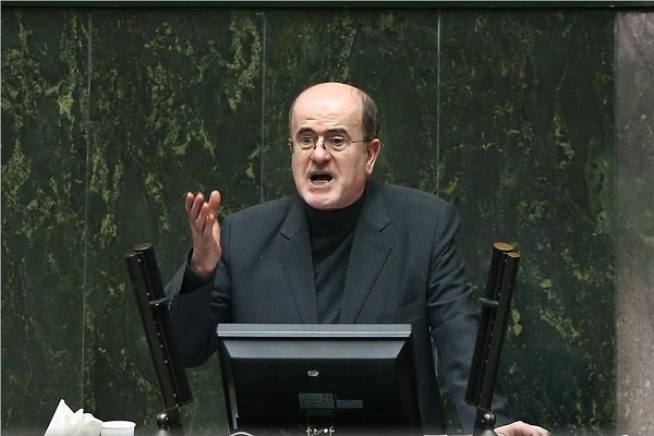 کالای وارداتی با ارز ۴۲۰۰تومان ۷۰درصد گرانتر فروخته میشود کالای وارداتی با ارز ۴۲۰۰تومان ۷۰درصد گرانتر فروخته میشود