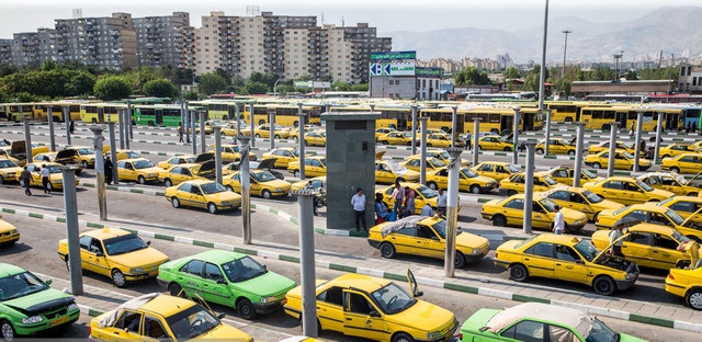 توزیع ۳۴هزار لاستیک به نرخ دولتی میان تاکسیرانان تهرانی توزیع ۳۴هزار لاستیک به نرخ دولتی میان تاکسیرانان تهرانی