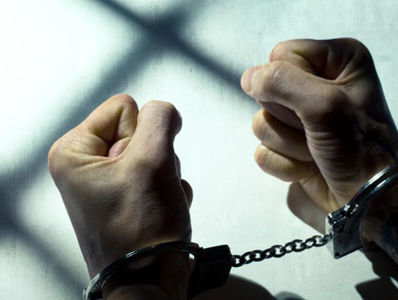 عامل اغفال زنان با فیش حقوق جعلی دستگیر شد عامل اغفال زنان با فیش حقوق جعلی دستگیر شد