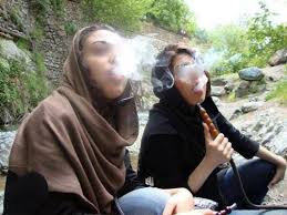 چند درصد زنان ایرانی قلیان میکشند؟ چند درصد زنان ایرانی قلیان میکشند؟