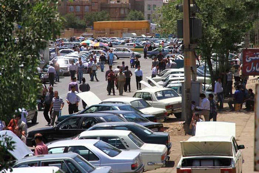 شرایط کنونی بازار خودرو فقط به سود دلالان است شرایط کنونی بازار خودرو فقط به سود دلالان است