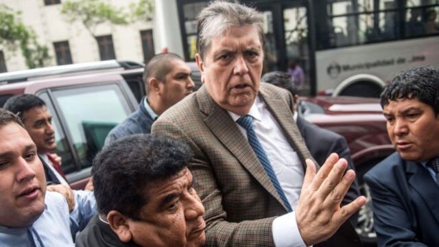 رئیس جمهوری پیشین پرو به خودش شلیک کرد رئیس جمهوری پیشین پرو به خودش شلیک کرد