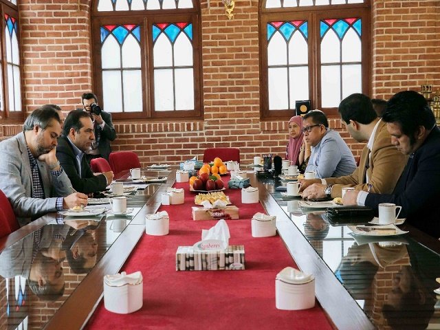 درخواست جالب رییس تلویزیون اندونزی از حسین انتظامی درخواست جالب رییس تلویزیون اندونزی از حسین انتظامی