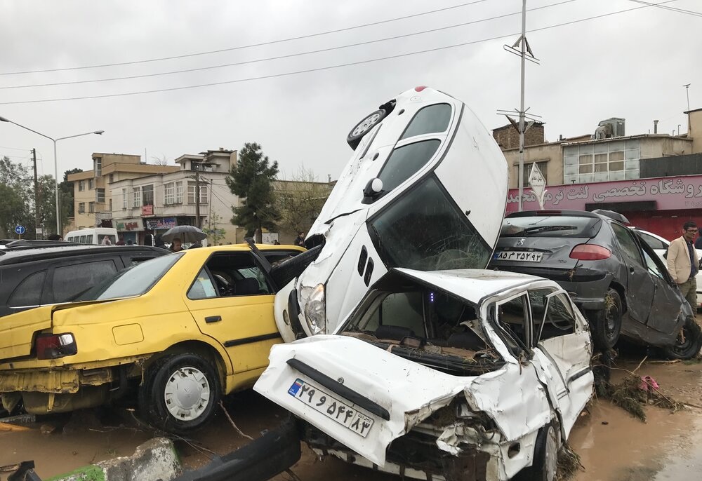 دیه قربانیان سیل شیراز بعد از تعیین مقصر پرداخت میشود دیه قربانیان سیل شیراز بعد از تعیین مقصر پرداخت میشود