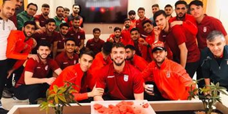 مراسم شب یلدا در اردوى تیم فوتبال امید مراسم شب یلدا در اردوى تیم فوتبال امید