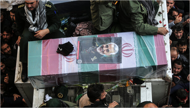 پیکر مطهر شهید سردار سلیمانی وارد میدان آزادی شد پیکر مطهر شهید سردار سلیمانی وارد میدان آزادی شد