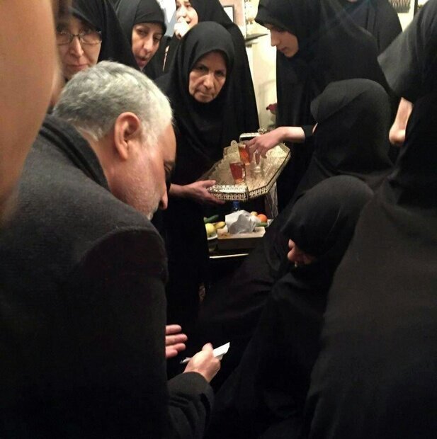 انگشتری که سردار سلیمانی به آیتالله هاشمی هدیه داد +عکس انگشتری که سردار سلیمانی به آیتالله هاشمی هدیه داد +عکس