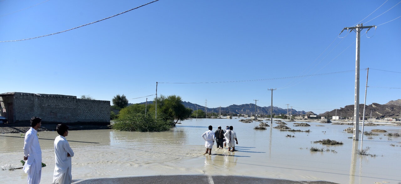 شرکتهای بزرگ معدنی به کمک سیل زدگان شتافتند شرکتهای بزرگ معدنی به کمک سیل زدگان شتافتند