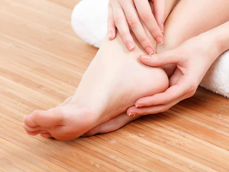 علت گزگز و درد کف پا چیست؟ علت گزگز و درد کف پا چیست؟