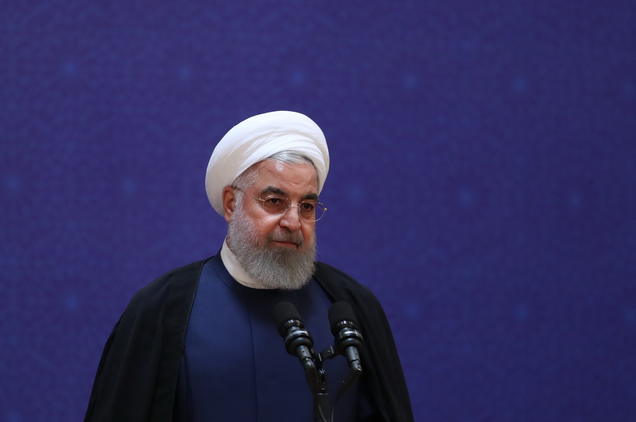 واکنش آشنا به سفر روحانی به شمال