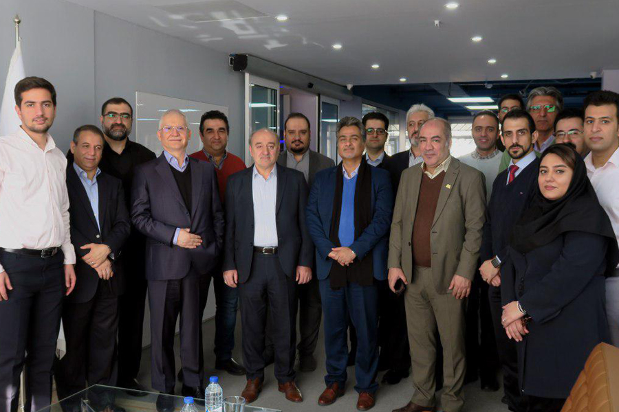 مرکز نوآوری ایران زمین پایگاهی برای مشارکت و جمع آوری ایدههای خلاقانه است مرکز نوآوری ایران زمین پایگاهی برای مشارکت و جمع آوری ایدههای خلاقانه است