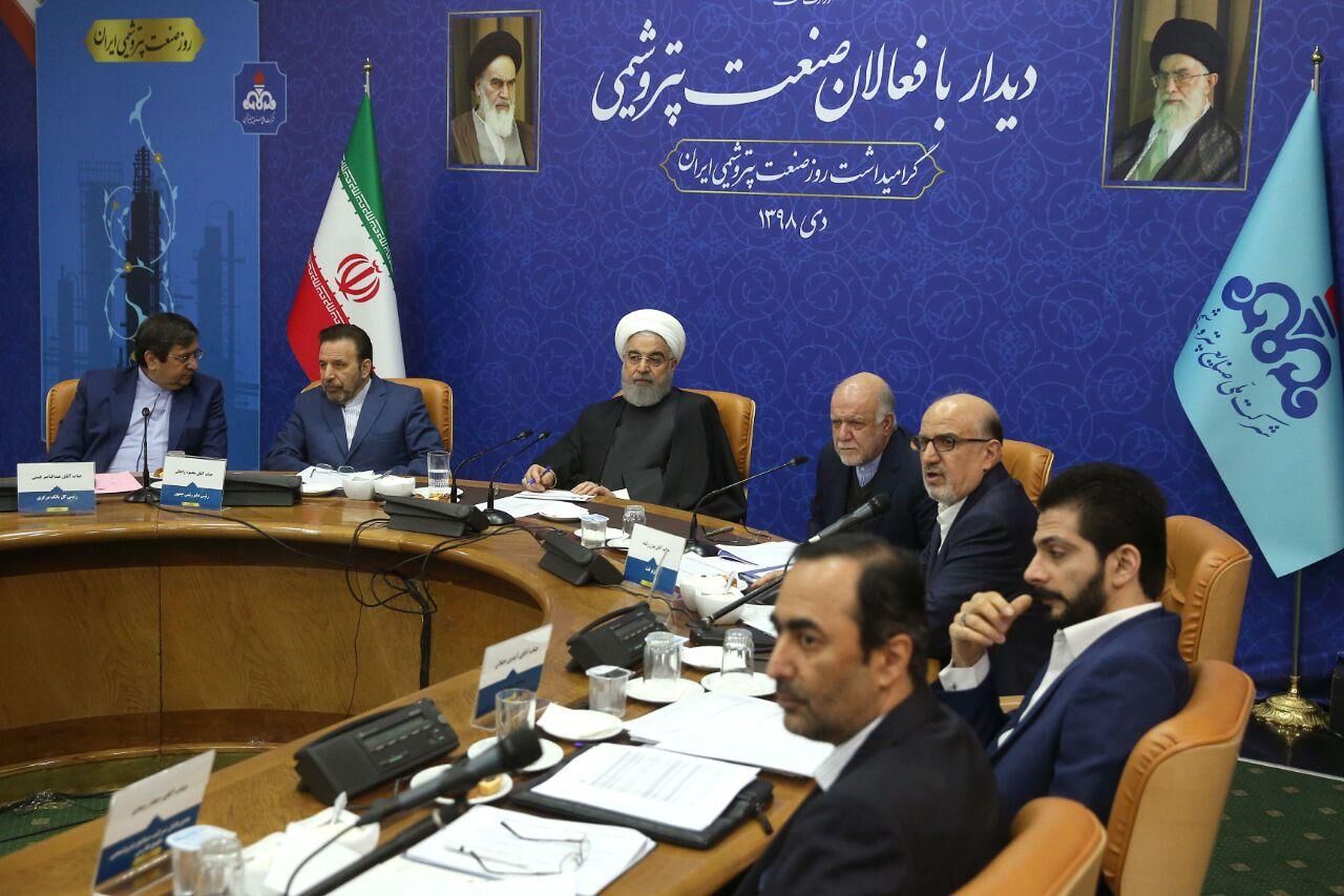 روحانی: دوران تحریم دیر یا زود به سر خواهد آمد/ ما در شرایط صلح قول دادیم و الان شرایط جنگ است روحانی: دوران تحریم دیر یا زود به سر خواهد آمد/ ما در شرایط صلح قول دادیم و الان شرایط جنگ است
