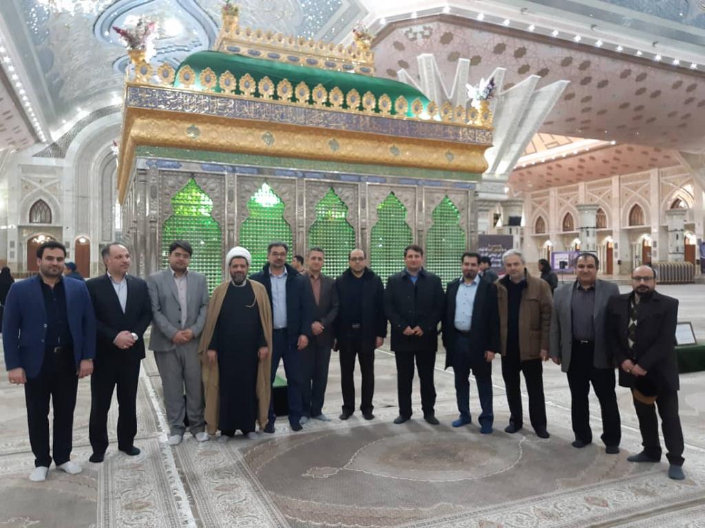 تجدید میثاق مدیرعامل، مدیران و کارکنان شرکت نفت ایرانول با آرمانهای امام خمینی(ره) تجدید میثاق مدیرعامل، مدیران و کارکنان شرکت نفت ایرانول با آرمانهای امام خمینی(ره)