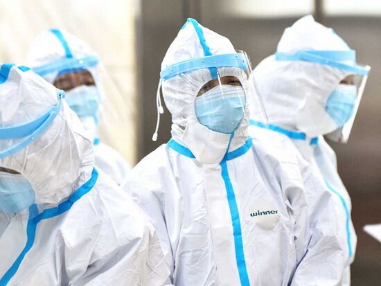 صف بستن چینیها مقابل داروخانههای سنتی صف بستن چینیها مقابل داروخانههای سنتی