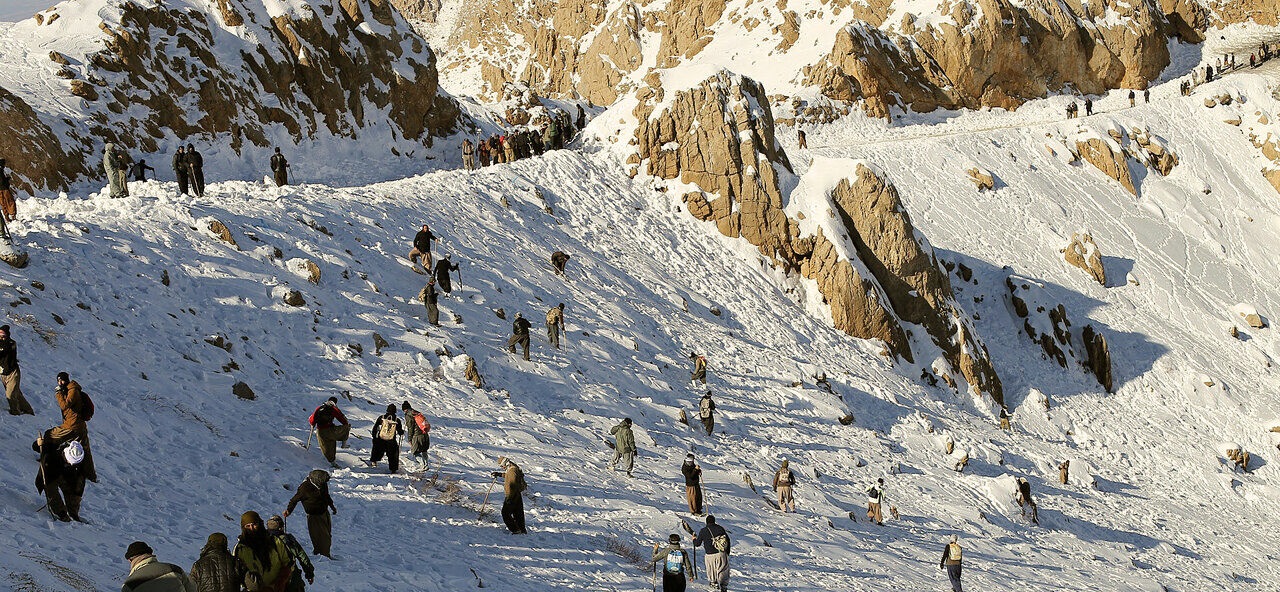 کولبر سقزی بر اثر سرما جان باخت کولبر سقزی بر اثر سرما جان باخت