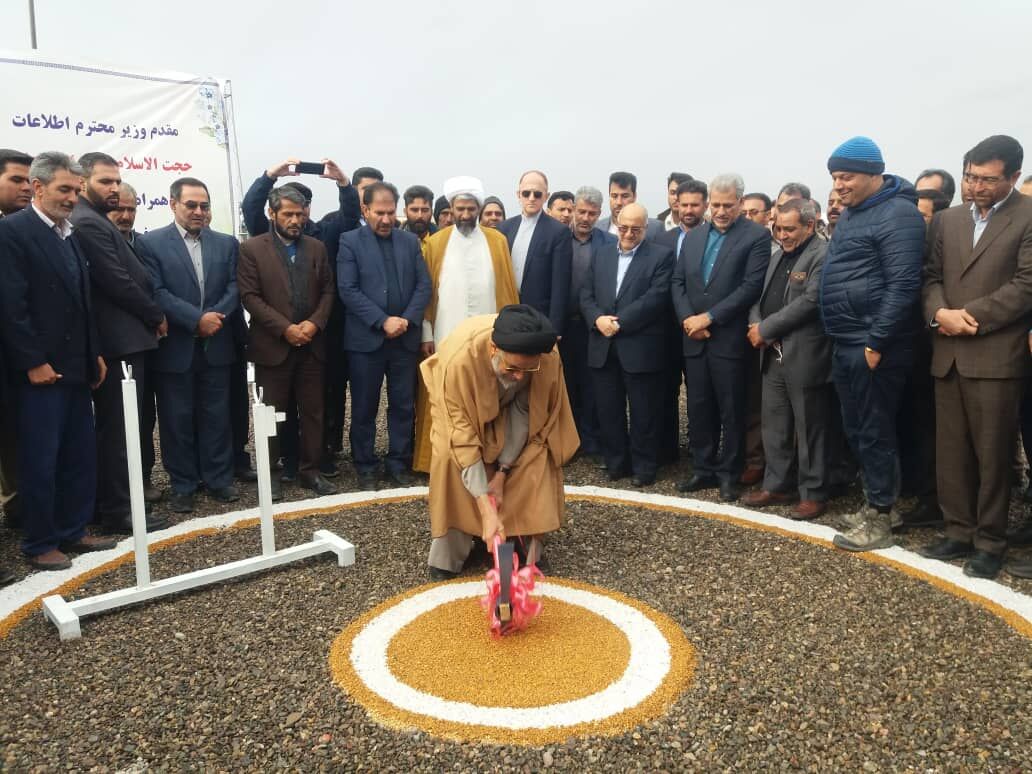 کلنگ احداث مجتمع فرآوری سنگ روی و تولید شمش بم به زمین زده شد کلنگ احداث مجتمع فرآوری سنگ روی و تولید شمش بم به زمین زده شد