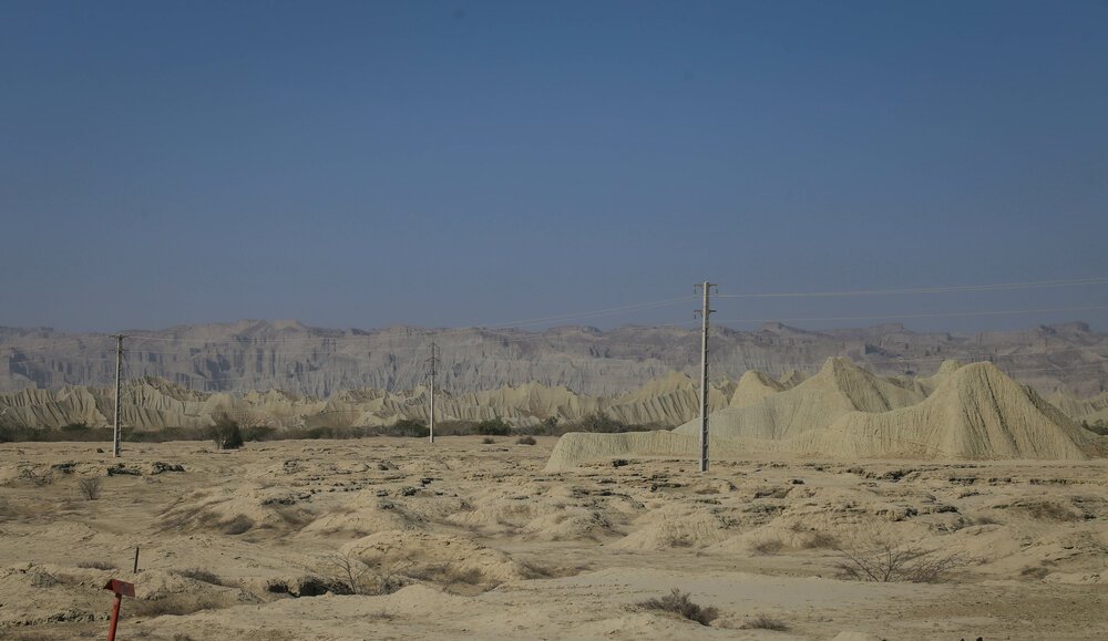 ممنوعیتهای خودسرانه برای گردشگران ممنوعیتهای خودسرانه برای گردشگران
