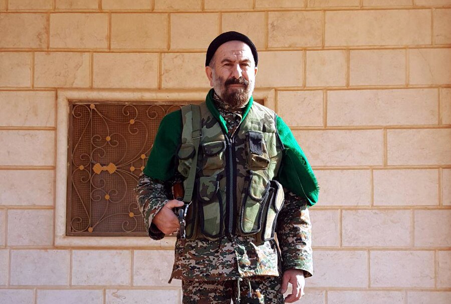 نماینده‌ مجلسی که مدافع حرم شد +عکس