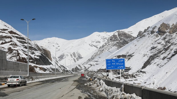 قطعه یک آزادراه تهران - شمال زیر بار ترافیک رفت قطعه یک آزادراه تهران - شمال زیر بار ترافیک رفت