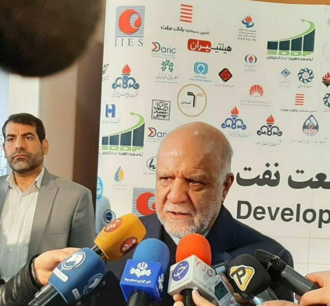 منتظریم برای تخصیص سهمیه بنزین نوروزی به ما اطلاع دهند/ همه بانکهای ما بانک نفت هستند منتظریم برای تخصیص سهمیه بنزین نوروزی به ما اطلاع دهند/ همه بانکهای ما بانک نفت هستند