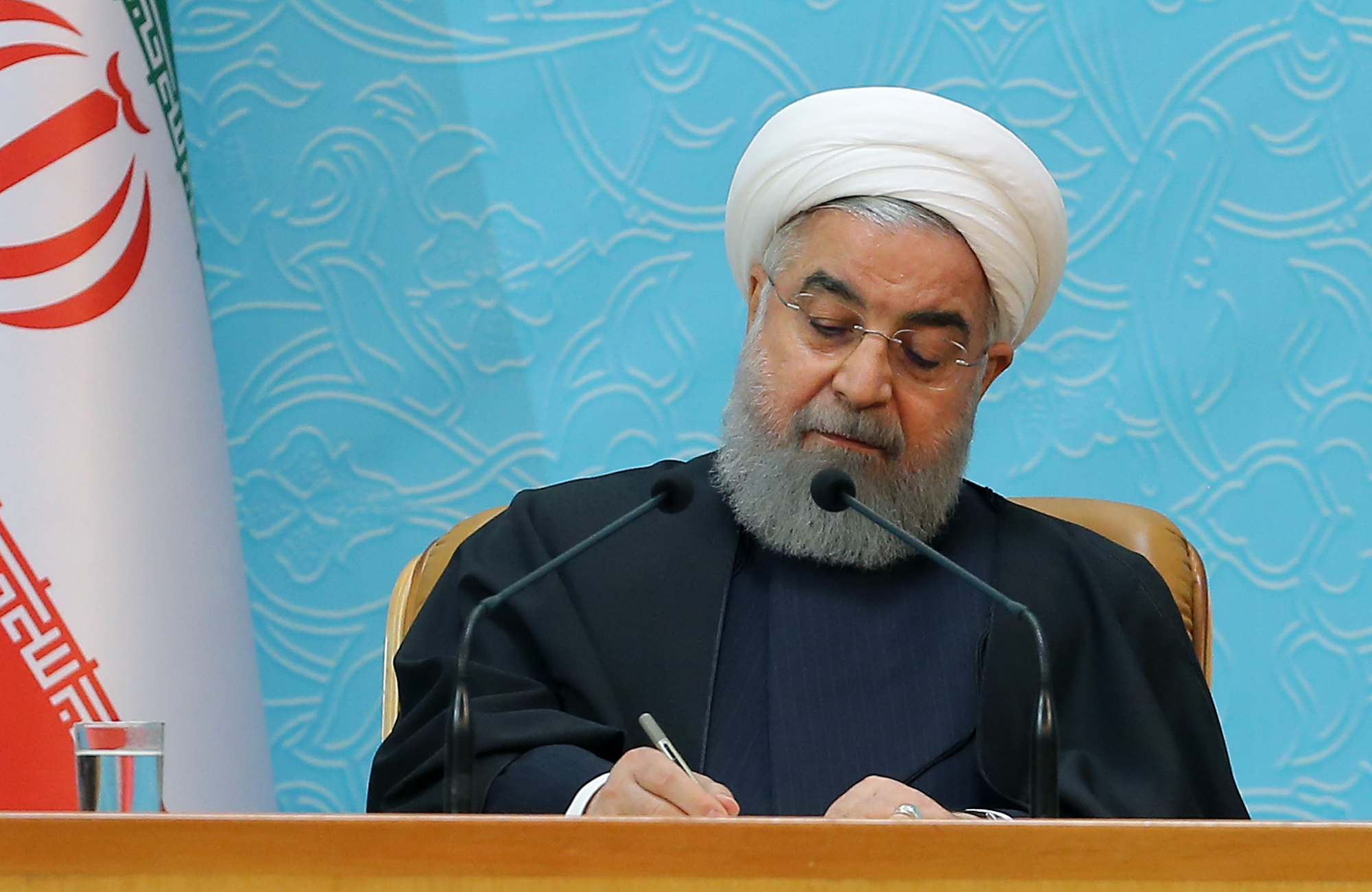 روحانی 3قانون مصوب مجلس را برای اجرا، ابلاغ کرد روحانی 3قانون مصوب مجلس را برای اجرا، ابلاغ کرد
