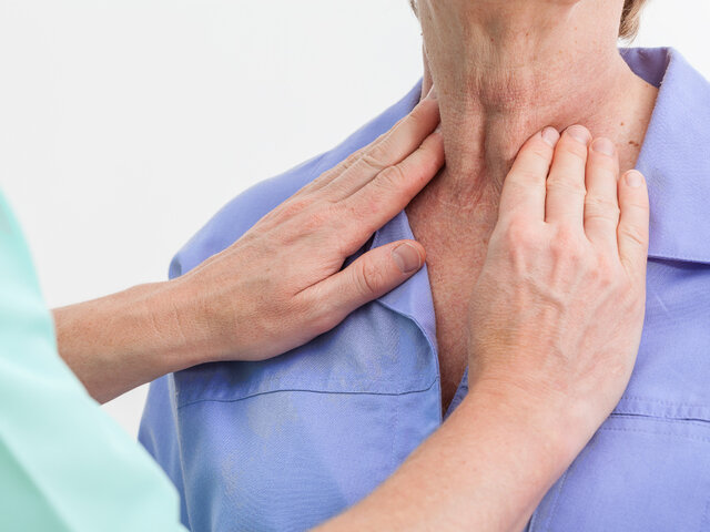 کم کاری تیروئید را چگونه تشخیص دهیم؟ کم کاری تیروئید را چگونه تشخیص دهیم؟