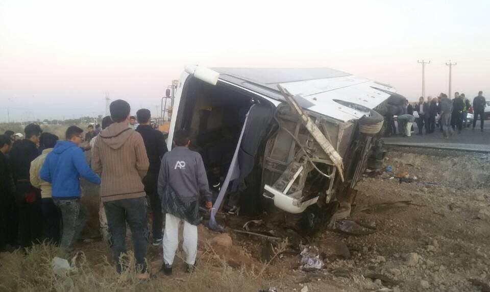 واژگونی مینی بوس در جنوب تهران واژگونی مینی بوس در جنوب تهران