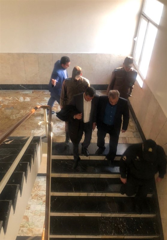 مدیرعامل سابق بانک ملت با حکم قاضی بازداشت شد مدیرعامل سابق بانک ملت با حکم قاضی بازداشت شد