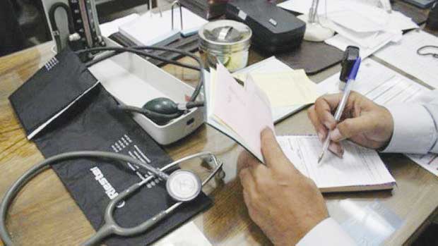 نسخهای برای مدرسه، دفتری برای درمانگاه نسخهای برای مدرسه، دفتری برای درمانگاه