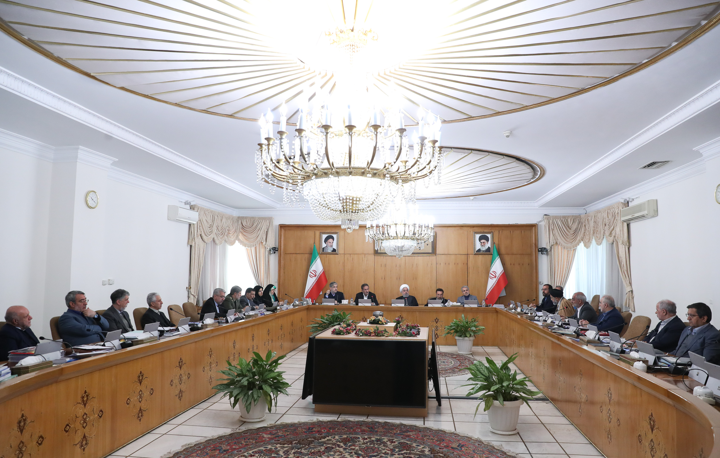 لایحه اصلاح قانون تعیین وظایف ریاست جمهوری روی میز دولت لایحه اصلاح قانون تعیین وظایف ریاست جمهوری روی میز دولت