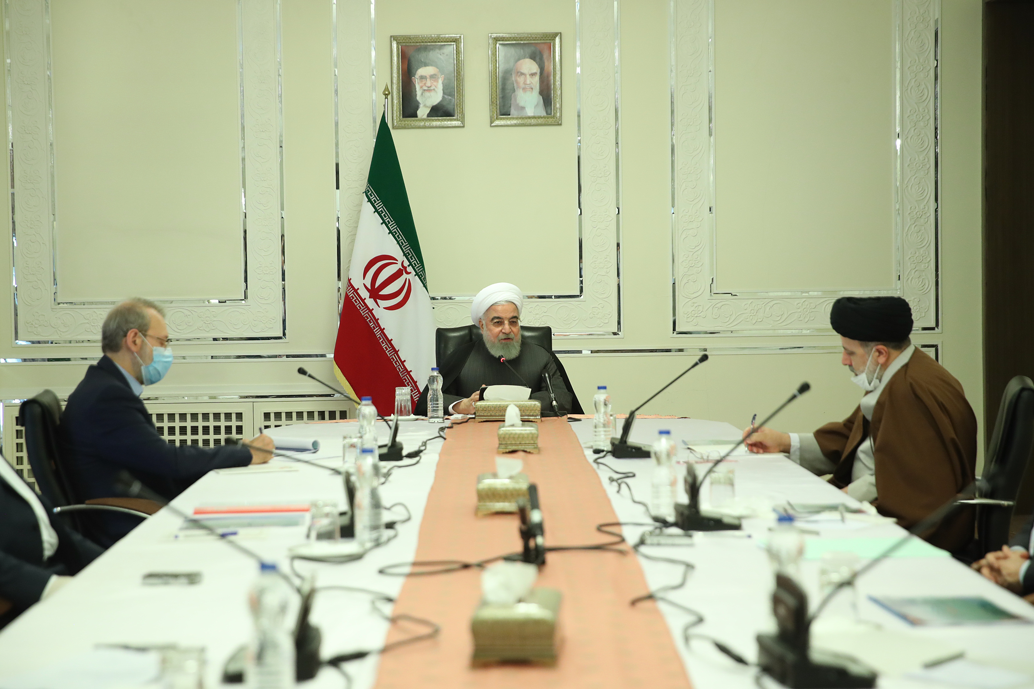 تدوین پروتکل بهداشتی برای کسب و کارهایی که باید فعال باشند/ با تداوم همراهی مردم، شیوع کرونا سیر نزولی مییابد تدوین پروتکل بهداشتی برای کسب و کارهایی که باید فعال باشند/ با تداوم همراهی مردم، شیوع کرونا سیر نزولی مییابد