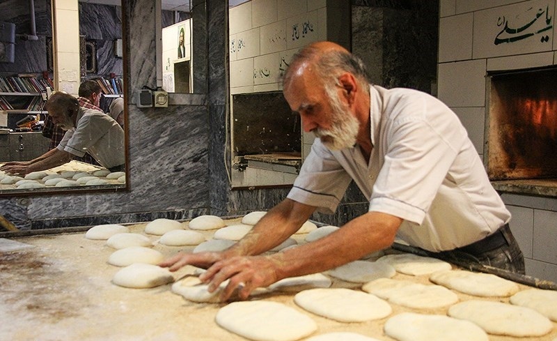 چرا از مشاغل خدماتی بیشتر استقبال میشود؟ چرا از مشاغل خدماتی بیشتر استقبال میشود؟