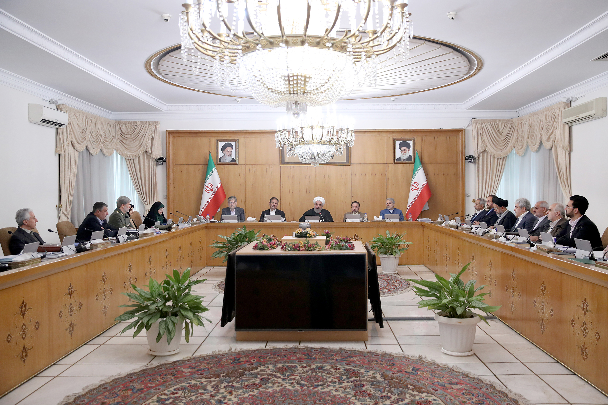 روحانی: کسی برای ‎کرونا نسخه نپیچد/ تنها مرجع تصمیم گیرنده، ستادملی مدیریت بیماری کروناست