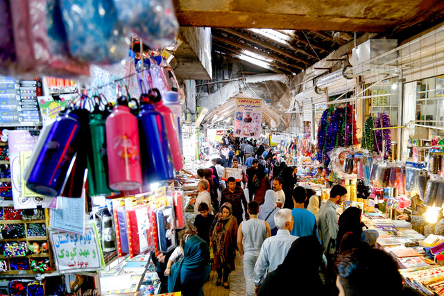 آثار کرونا بر بازار شب عید آثار کرونا بر بازار شب عید