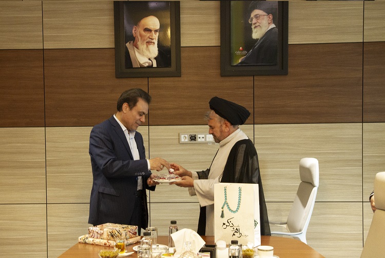 نشست مدیرعامل بانک ملت و رییس ستاد عمره و عتبات دانشگاهیان نشست مدیرعامل بانک ملت و رییس ستاد عمره و عتبات دانشگاهیان