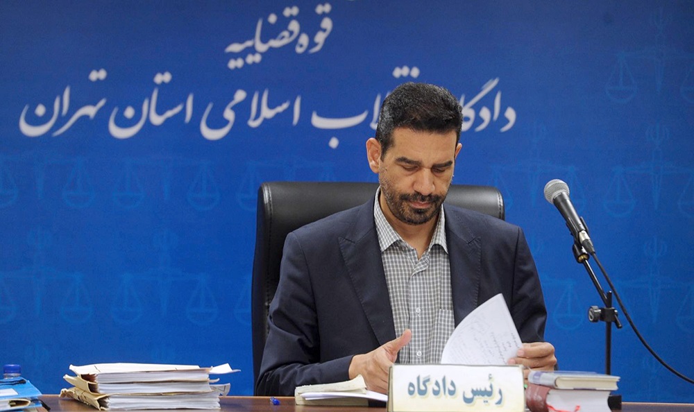 محکومان پرونده بانک سرمایه به زندان رفتند محکومان پرونده بانک سرمایه به زندان رفتند