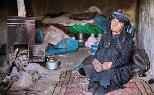 پرداخت کمک هزینه به ۲۵هزار نفر از نیازمندان تهران پرداخت کمک هزینه به ۲۵هزار نفر از نیازمندان تهران