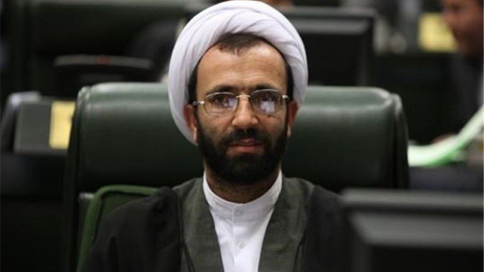 اعلام و تکذیب سهمیهبندی بنزین اعتماد عمومی مردم را از بین میبرد اعلام و تکذیب سهمیهبندی بنزین اعتماد عمومی مردم را از بین میبرد