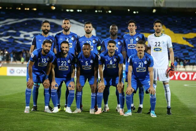 پرچم استقلالیها برای گینس بالا رفت پرچم استقلالیها برای گینس بالا رفت