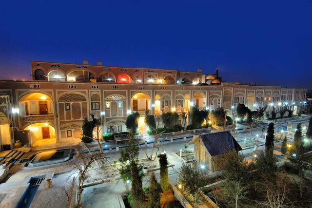 اروپاییها در یزد دنبال چه هتلهایی میگردند؟ اروپاییها در یزد دنبال چه هتلهایی میگردند؟