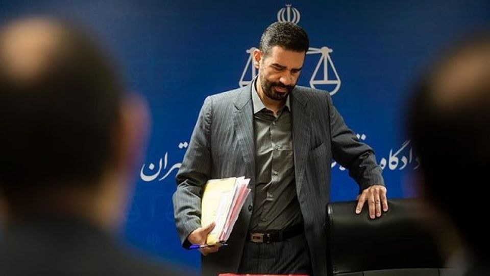 گراننمایی ملک ۱۹میلیاردی به مبلغ ۱۲۵میلیارد تومان برای تسویه بدهی بانک سرمایه/ سید هادی رضوی ۱۰۷میلیارد تومان صرف عیش و نوش کرده است گراننمایی ملک ۱۹میلیاردی به مبلغ ۱۲۵میلیارد تومان برای تسویه بدهی بانک سرمایه/ سید هادی رضوی ۱۰۷میلیارد تومان صرف عیش و نوش کرده است